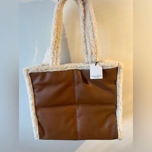 Sondra Roberts tote camel tote bag w shearling trim